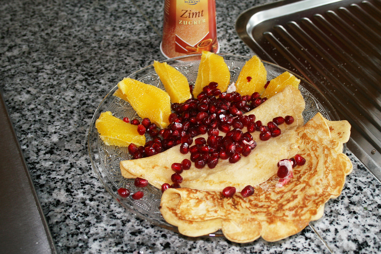 Crêpe ,,Zimtzucker” mit Orangen und Granatapfel - chez Kim-Joëlle